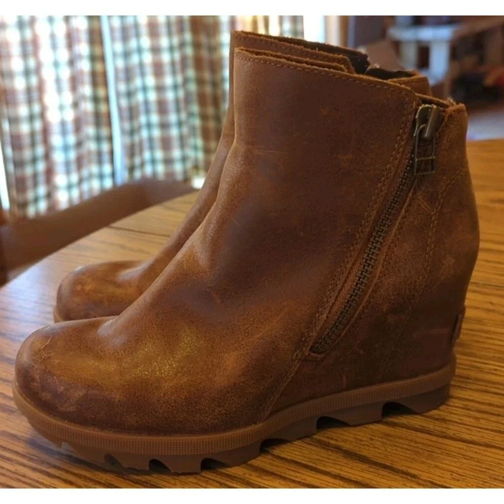 Sorel‎ Women's Joan of Arctic Wedge Brown Leather Booties Size 5 US